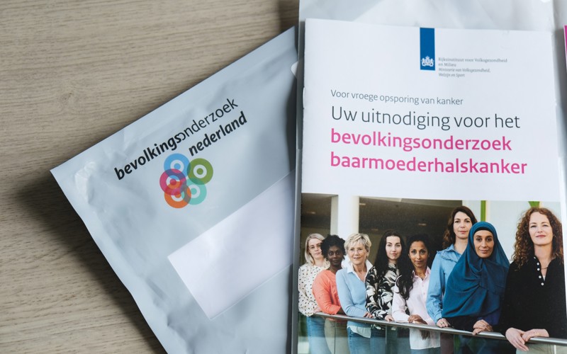 Bevolkingsonderzoek baarmoederhalskanker folder en envelop